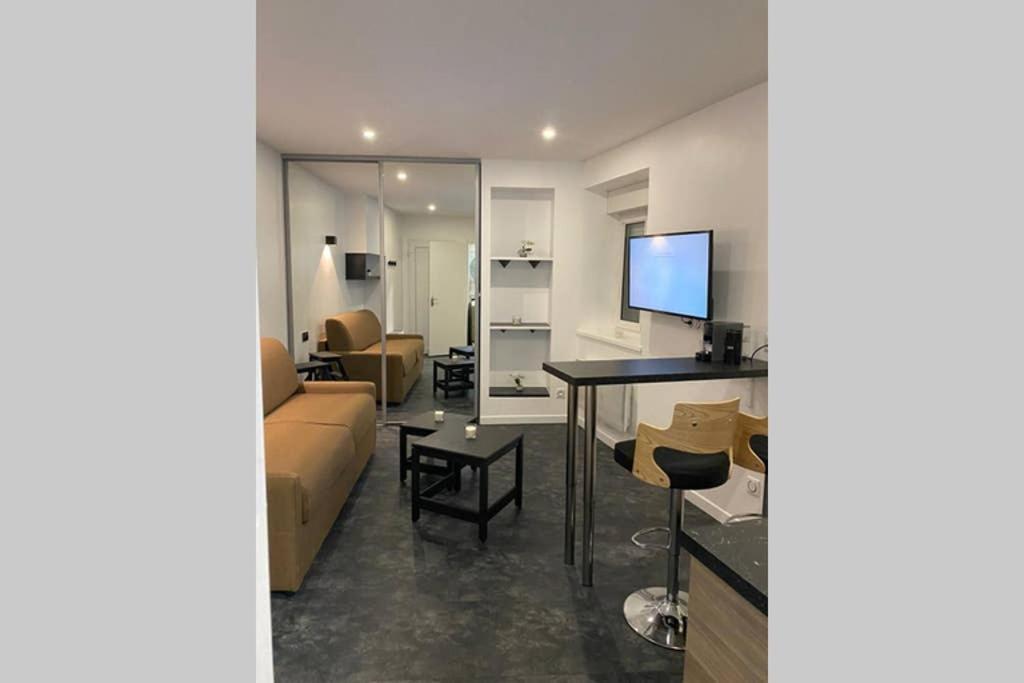 Studio En Hyper Centre De Dole Apartment Exterior photo
